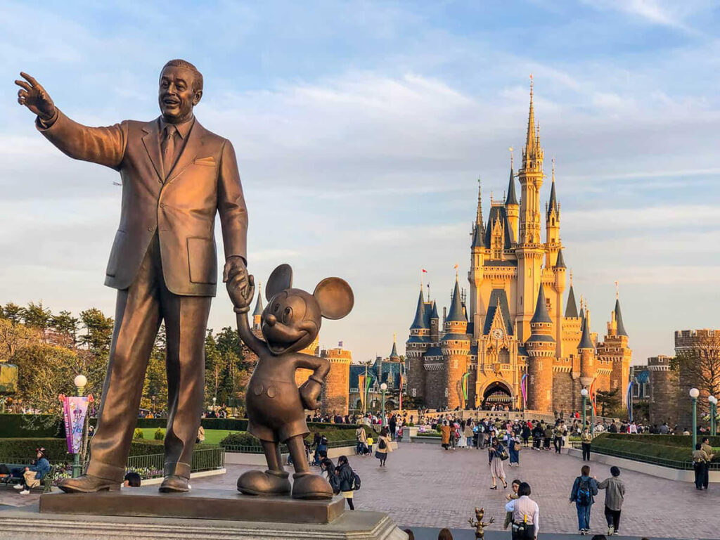 A Journey to Enchantment: Exploring Tokyo Disneyland 1 18.1