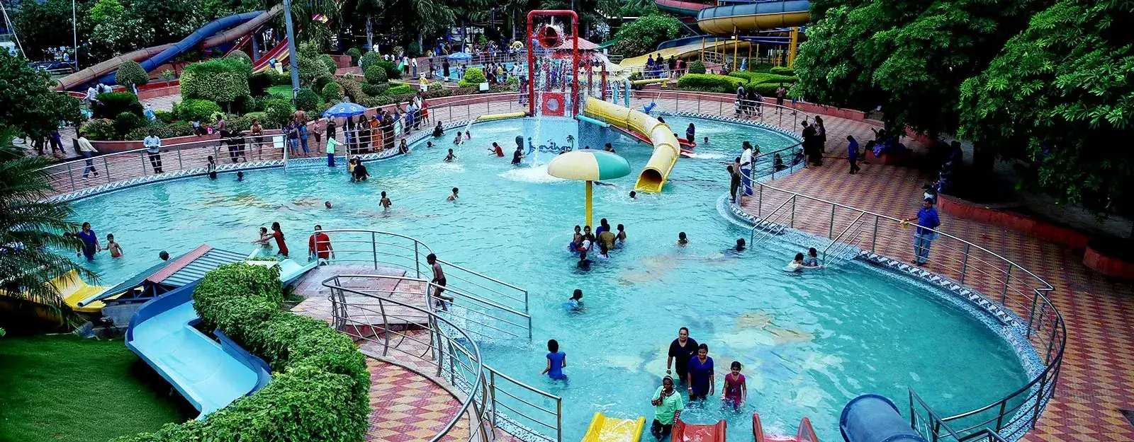 Water Theme Park, Floating Tubes, Water Slides, Lazy River