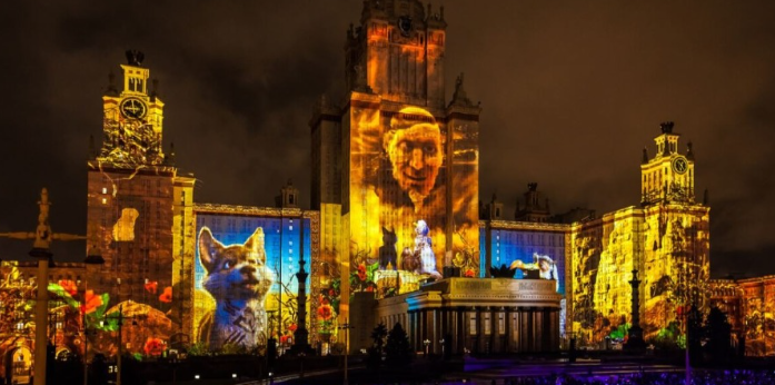 Surround the Senses: The Investment Power of 360° Immersive Projection Galleries 3 comsection